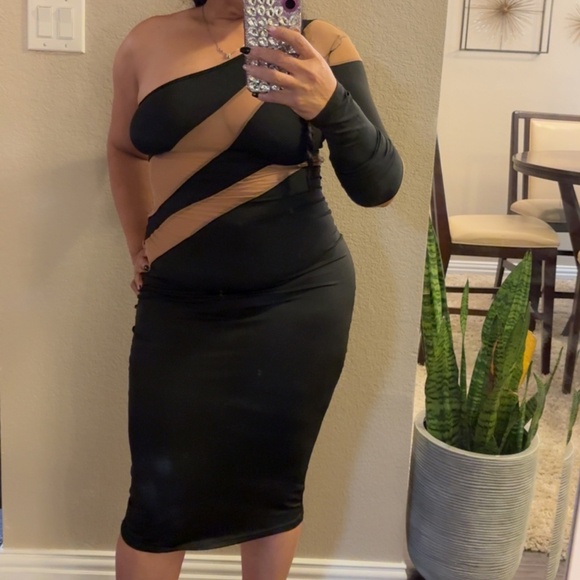 Dress - Picture 1 of 2